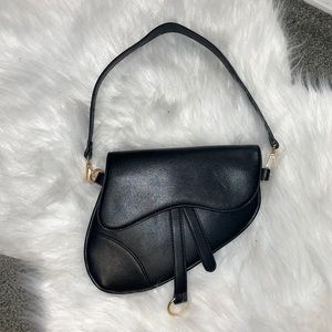 “D” SADDLE BAG BLACK